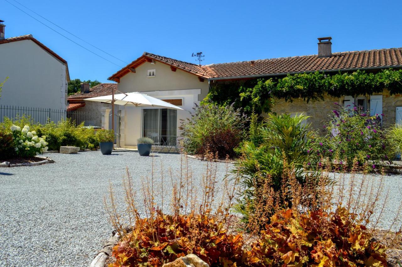 Grande Chambre D'Hote Les Chats-Pitres Bed and Breakfast La Rochette  Esterno foto